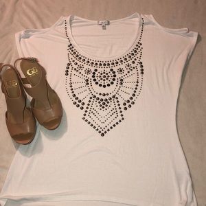 Super cute cold shoulder